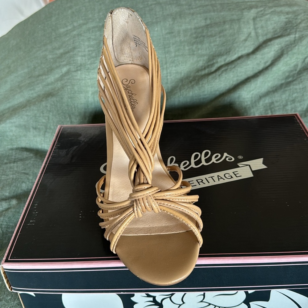 Seychelles heeled ladies sandal - Picture 2 of 4